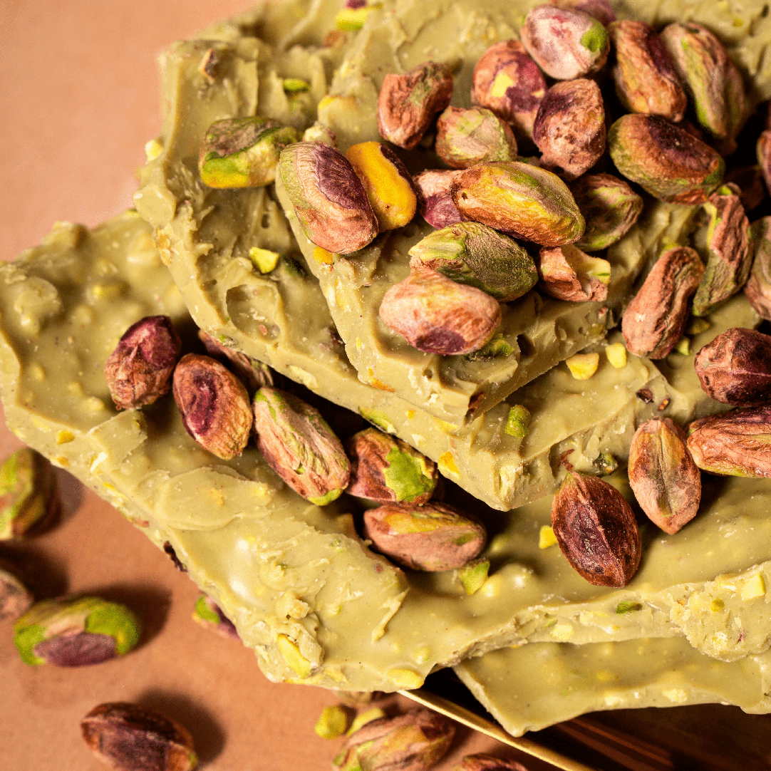 UOVO AL PISTACCHIO CON GRANELLA 700GR