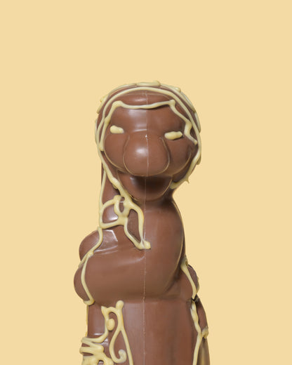 BEFANA DI CIOCCOLATO DECORATA