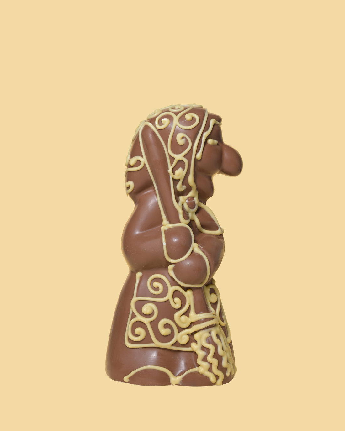 BEFANA DI CIOCCOLATO DECORATA