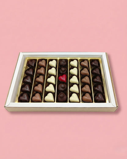 SCATOLA CON PRALINE ARTIGIANALI A FORMA DI CUORE gr.500