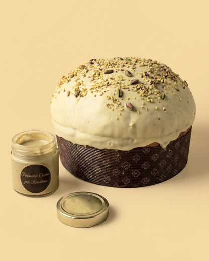 Panettone artigianale con copertura e crema al pistacchio