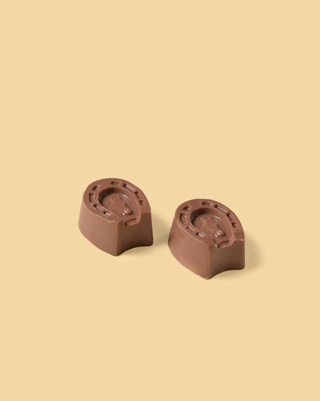 Pralina di cioccolato al latte con caramello