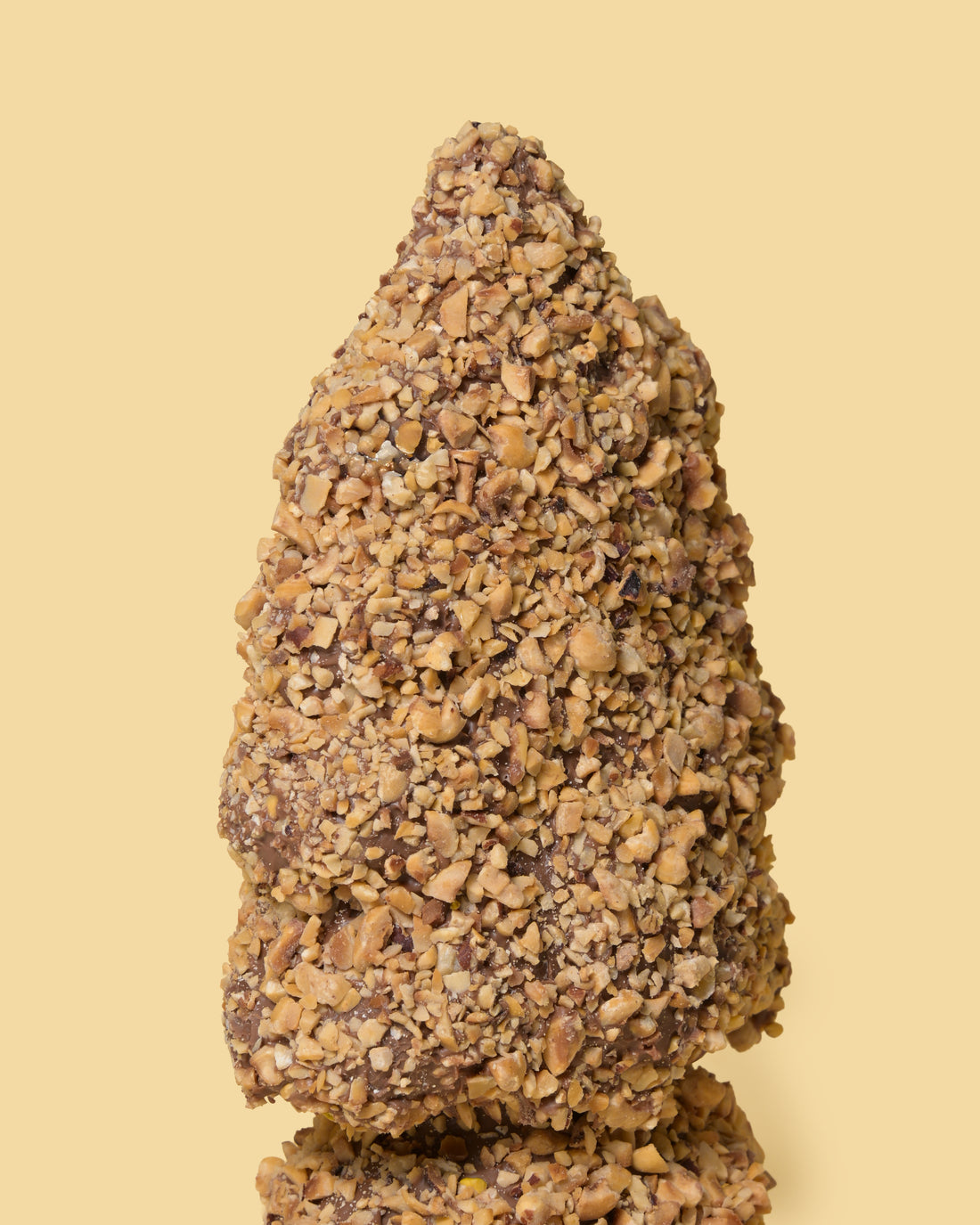 ALBERO DI CIOCCOLATO RICOPERTO DA NOCCIOLE