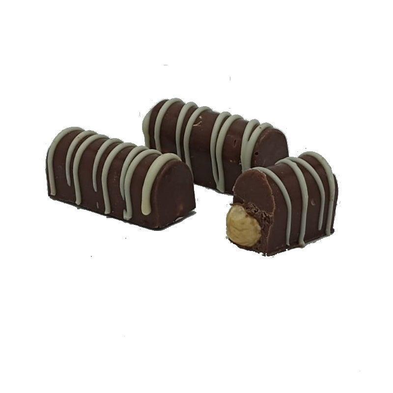 Praline di cioccolato a latte con nocciole intere