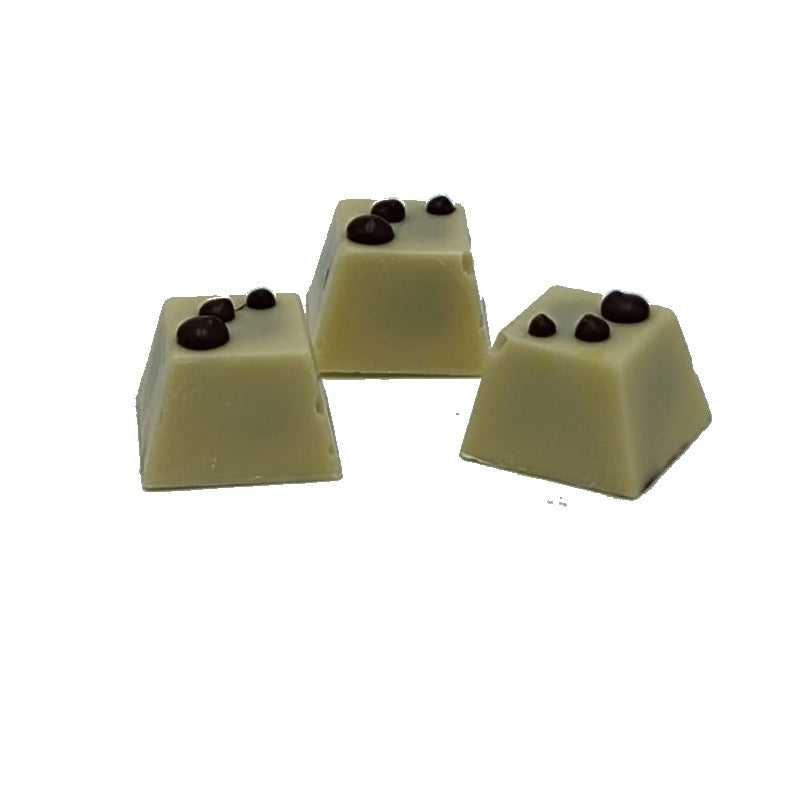 Praline cioccolato bianco con ripieno di crema alla nocciola